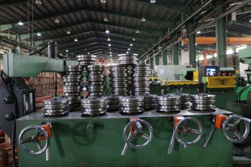 پرداخت ۱۶ و هفت دهم هزار میلیارد تومان تسهیلات رونق تولید به ۵ هزار بنگاه