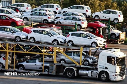 دولت برای تصویب بخشنامه واردات خودرو منع قانونی ندارد