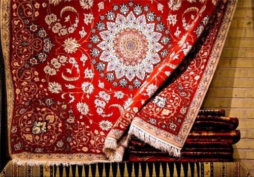 تشکیل خوشه فرش استان مرکزی در نیمه راه تکمیل شدن